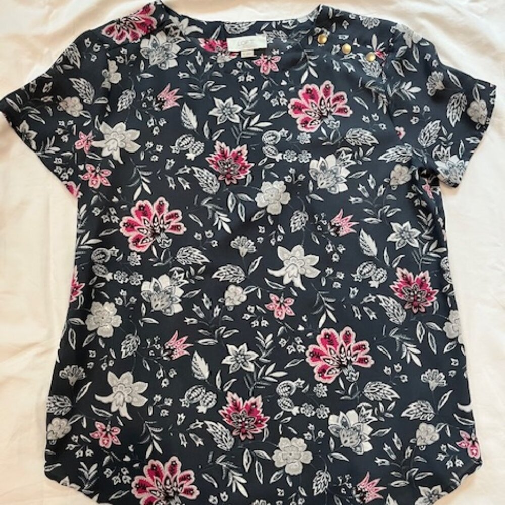 LOFT Short Sleeve Gray Floral Top, XS